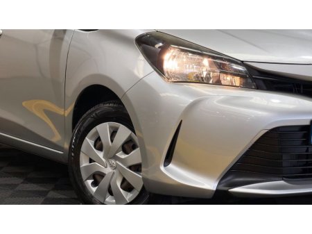 2016 Toyota Vitz - photo 4