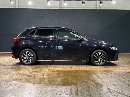2023 Volkswagen Polo - photo 2