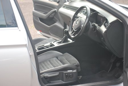 2019 Volkswagen Passat - photo 10