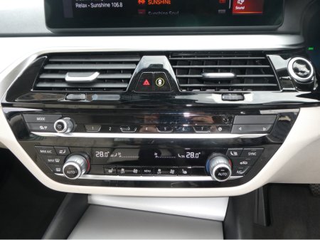 2022 BMW 5-Series - photo 35
