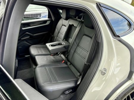 2025 Porsche Cayenne - photo 16