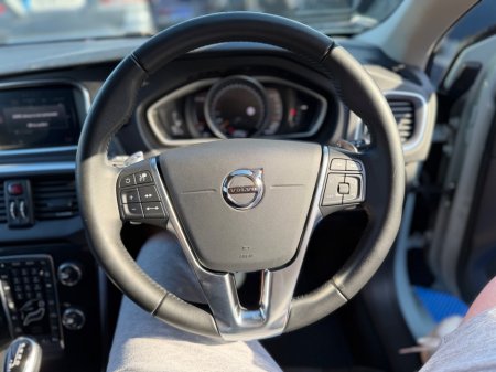 2019 Volvo V40 - photo 17