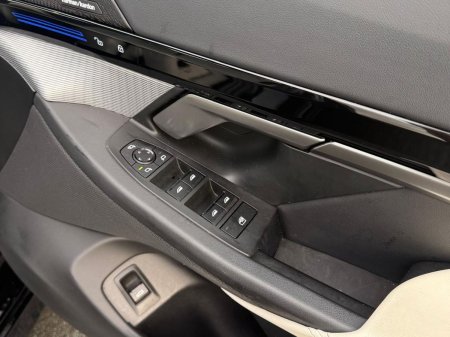 2024 BMW 5-Series - photo 17