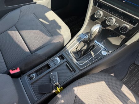 2020 Volkswagen Golf - photo 14