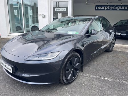 2025 Tesla Model 3 - photo 2