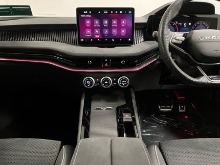 2025 Skoda Superb - photo 18