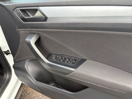 2023 Volkswagen T-Roc - photo 8