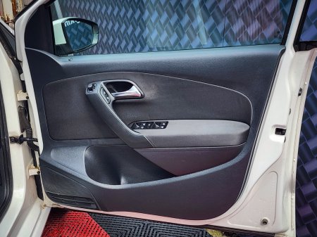 2013 Volkswagen Polo - photo 28
