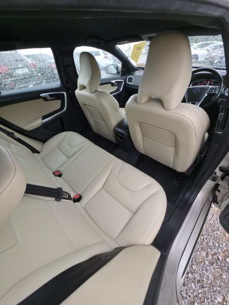 2017 Volvo V60 - photo 20