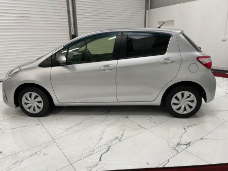 2018 Toyota Vitz - photo 7
