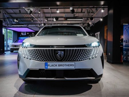 2025 Peugeot 3008 - photo 2