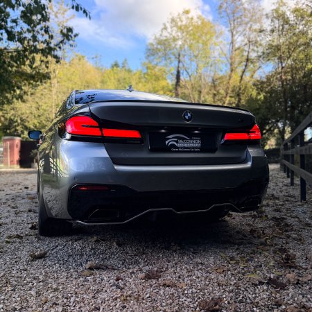 2022 BMW 5-Series - photo 9