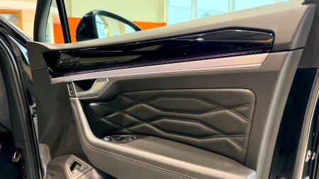 2022 Volkswagen Touareg - photo 11