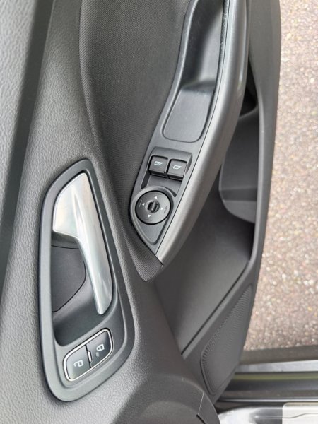 2018 Ford Focus - photo 11