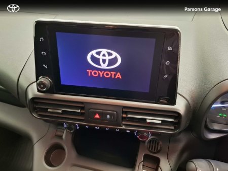 2025 Toyota Proace City - photo 10