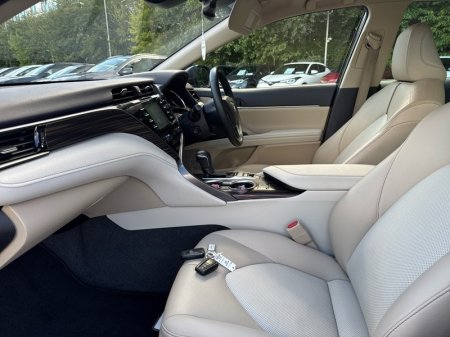 2020 Toyota Camry - photo 6