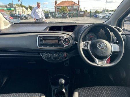 2014 Toyota Yaris - photo 8