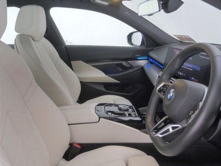 2024 BMW 5-Series - photo 12