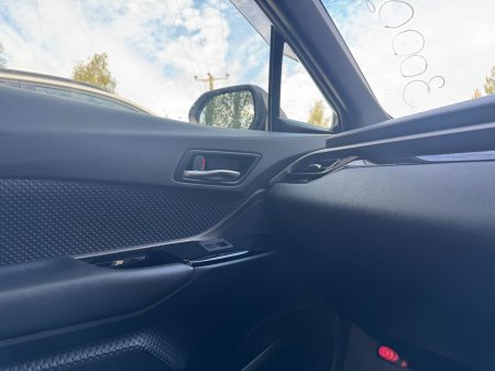2021 Toyota C-HR - photo 13