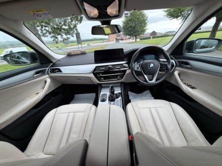 2021 BMW 5-Series - photo 17