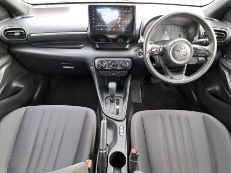 2021 Toyota Yaris - photo 3