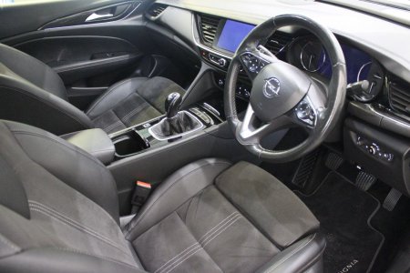 2022 Opel Insignia - photo 17