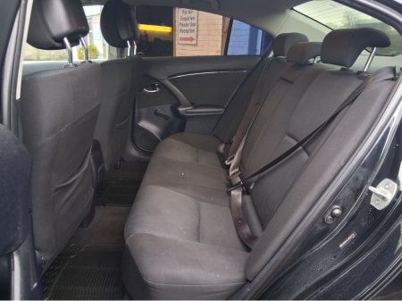 2011 Toyota Avensis - photo 2