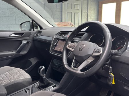 2023 Volkswagen Tiguan - photo 8