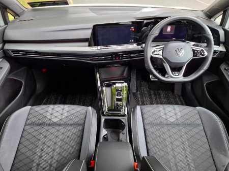 2023 Volkswagen Golf - photo 3