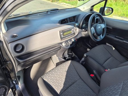 2012 Toyota Yaris - photo 21