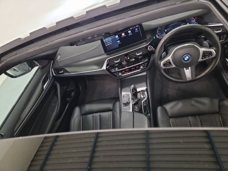 2022 BMW 5-Series - photo 26