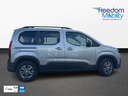 2023 Peugeot Rifter - photo 4