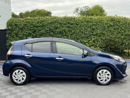 2018 Toyota Aqua - photo 2
