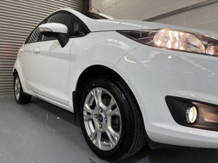 2015 Ford Fiesta - photo 10