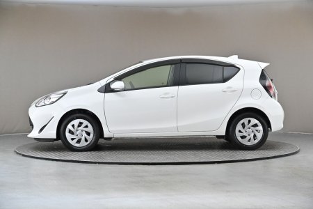 2020 Toyota Aqua - photo 11