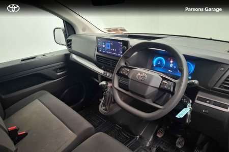 2025 Toyota Proace - photo 6