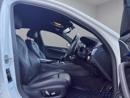 2018 BMW 5-Series - photo 10