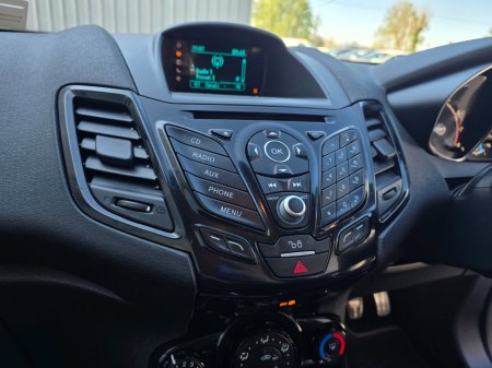 2015 Ford Fiesta - photo 21