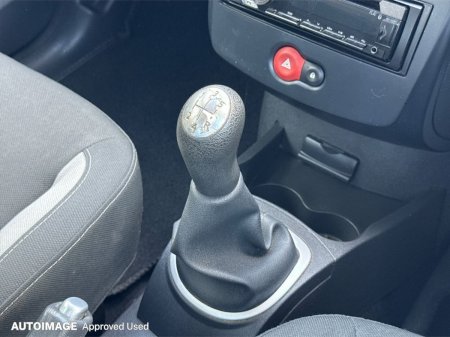 2011 Renault Clio - photo 18