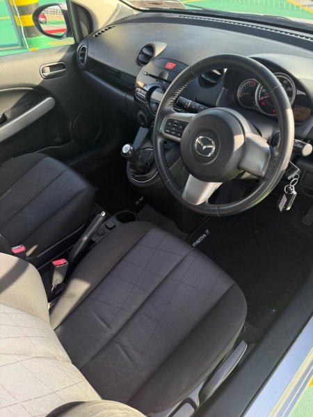 2011 Mazda Mazda2 - photo 11