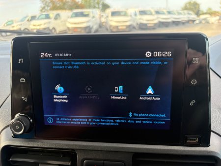 2020 Peugeot Partner - photo 18