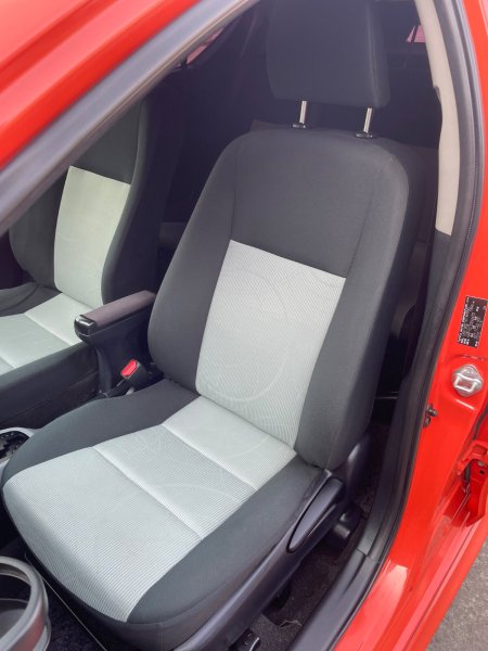 2014 Toyota Aqua - photo 12