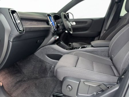 2023 Volvo XC40 - photo 3