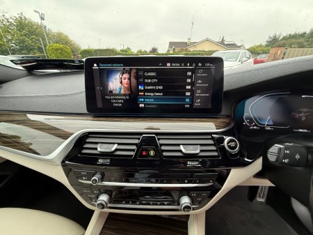 2022 BMW 5-Series - photo 22