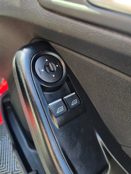 2015 Ford Fiesta - photo 16
