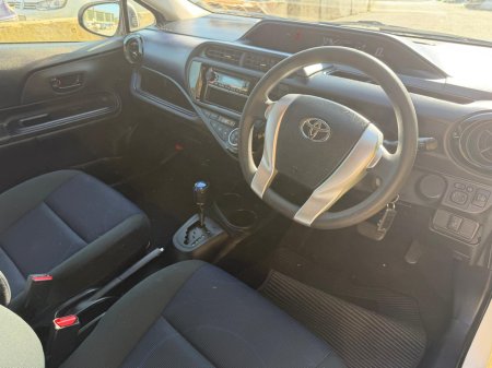 2015 Toyota Aqua - photo 14