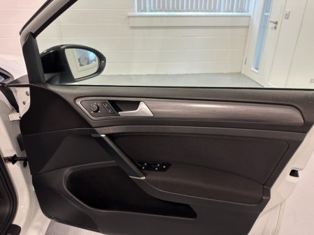 2020 Volkswagen Golf - photo 23