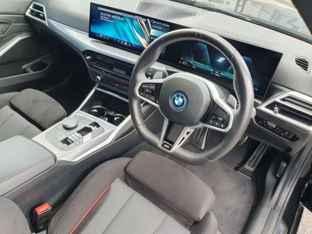 2025 BMW 3-Series - photo 6