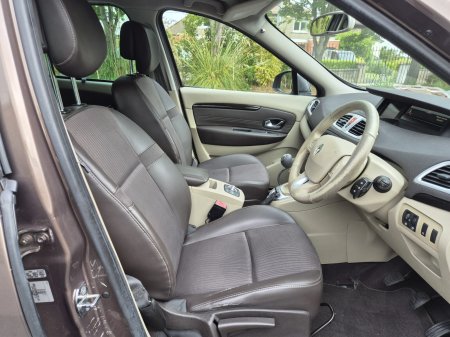 2010 Renault Scenic - photo 15