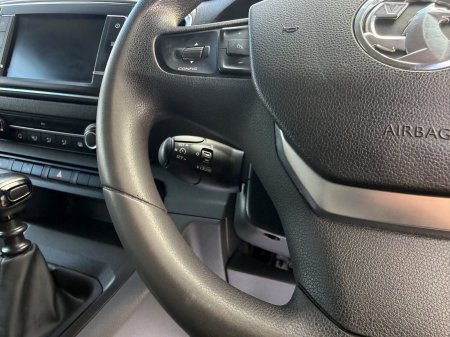 2020 Vauxhall Vivaro - photo 11